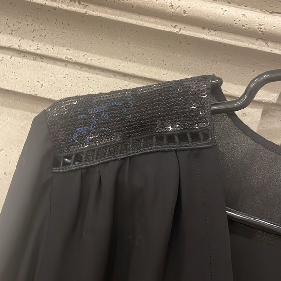 BCBG black v-neck sequins shoulder detail, high low blouse. Size medium. - Picture 3 of 7